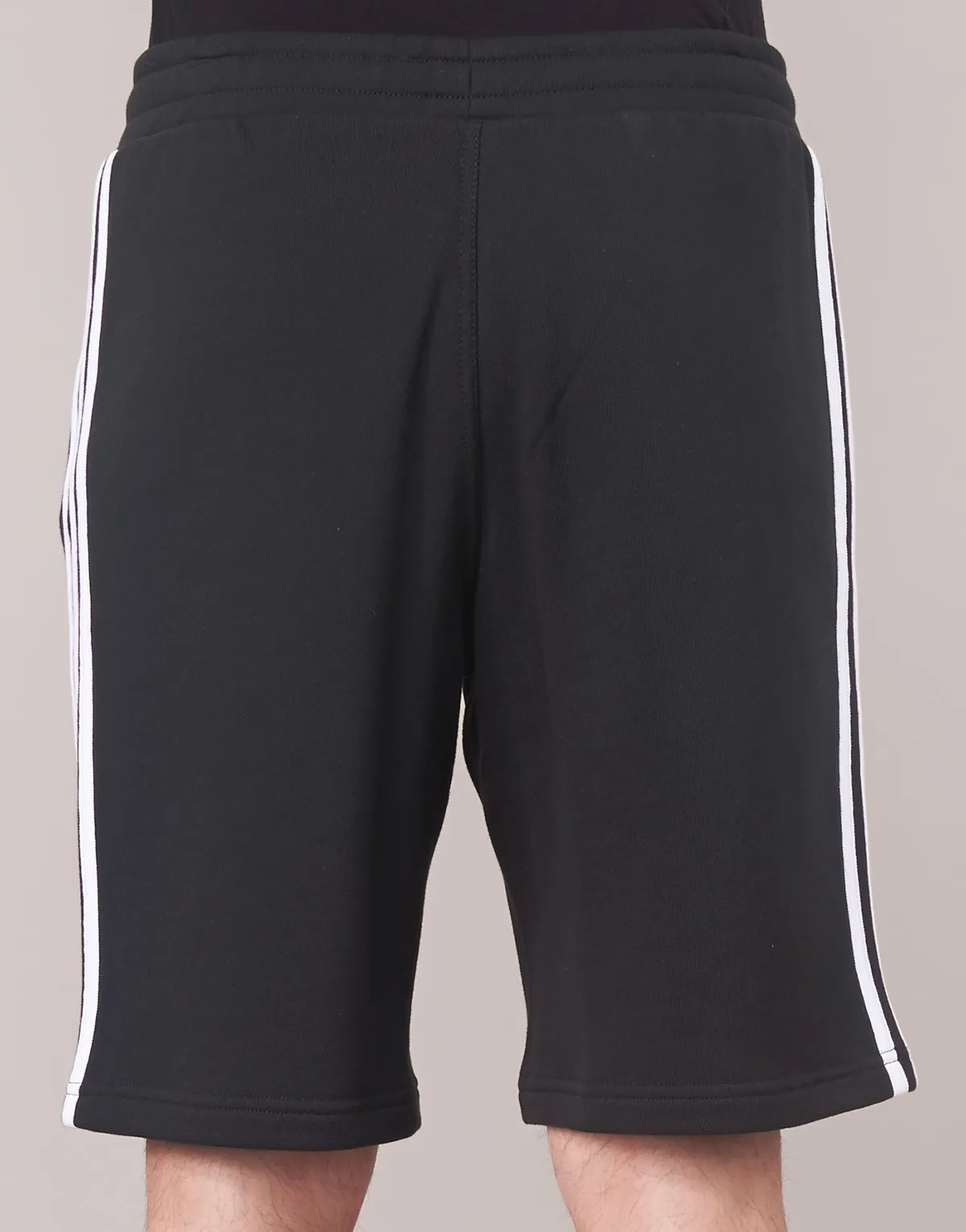 3 STRIPE SHORT