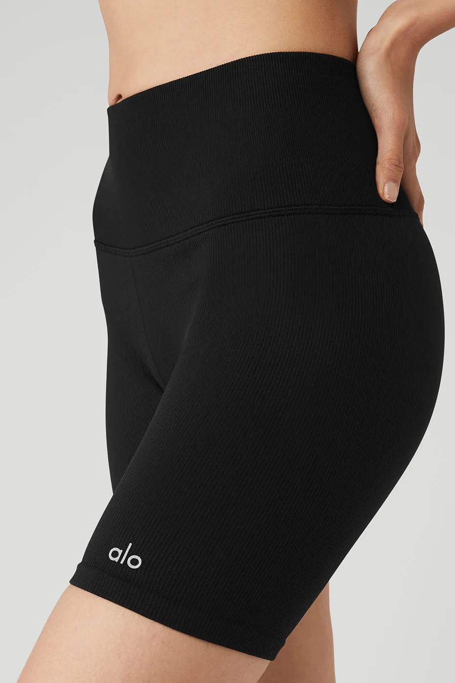 5 SEAMLESS RIBBED FAVORITE SHORT  BLACK
