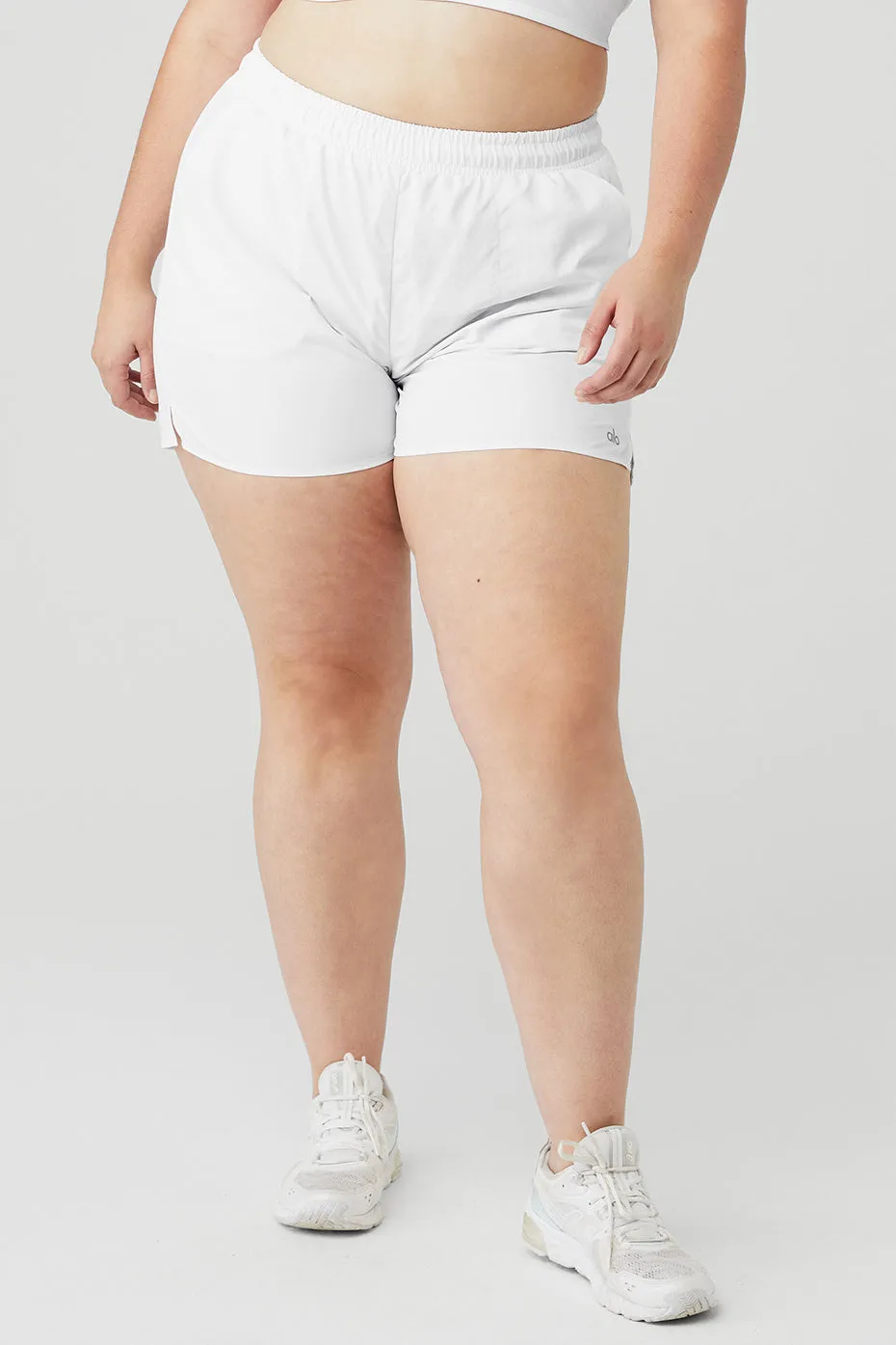 ALUMNI SHORT  WHITE