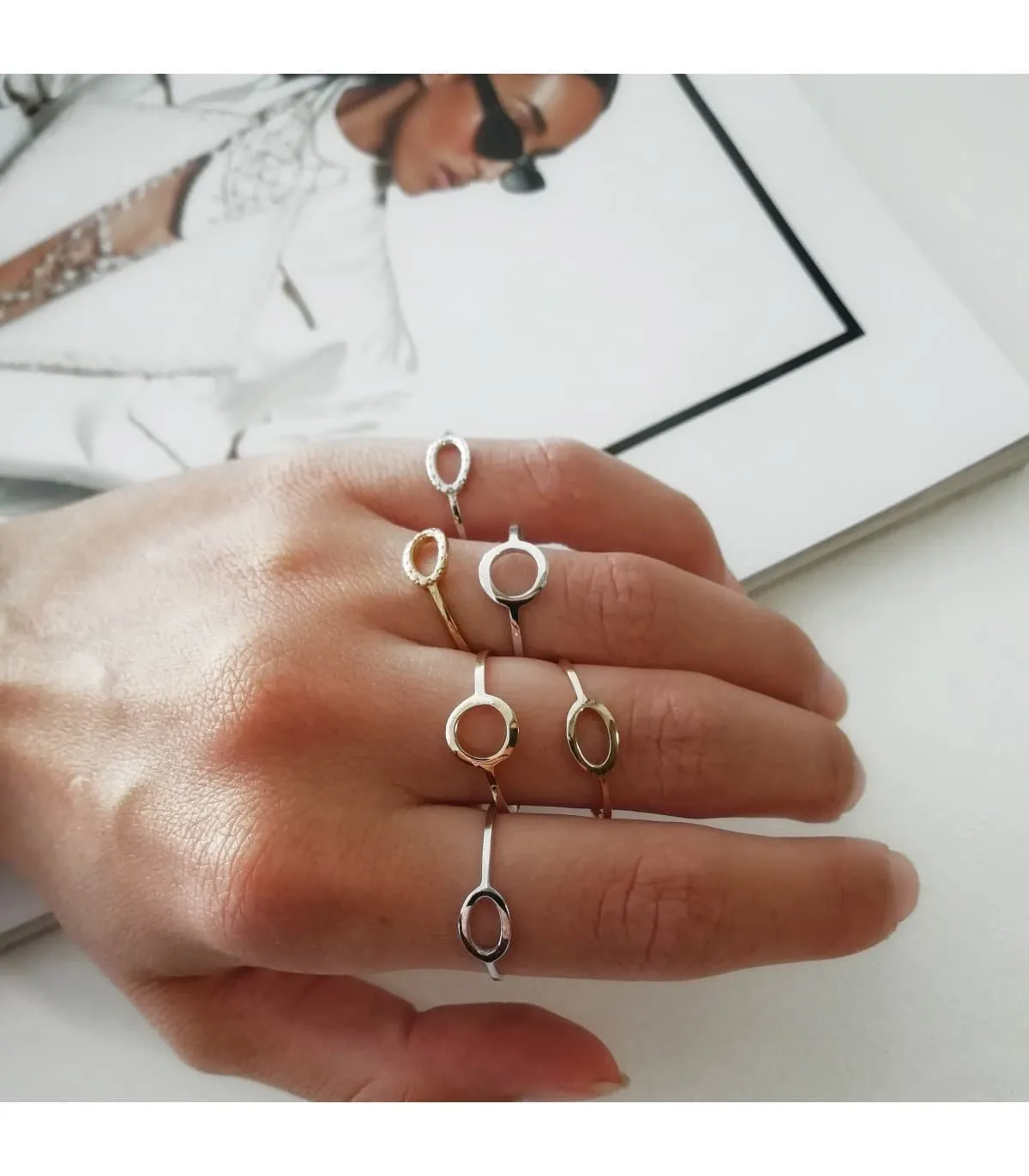 Anillo Mujer Ío Tallado Oro Amarillo 18K