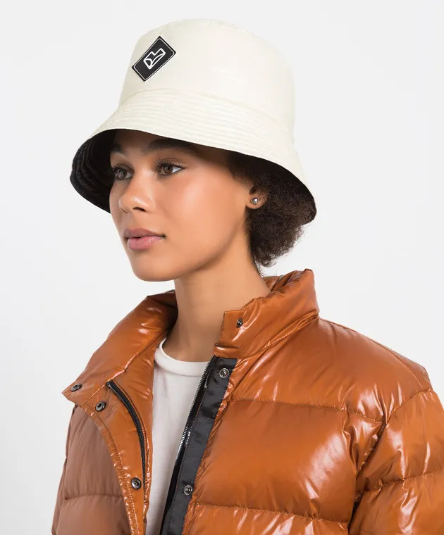 Be Florence Panama with milk logo