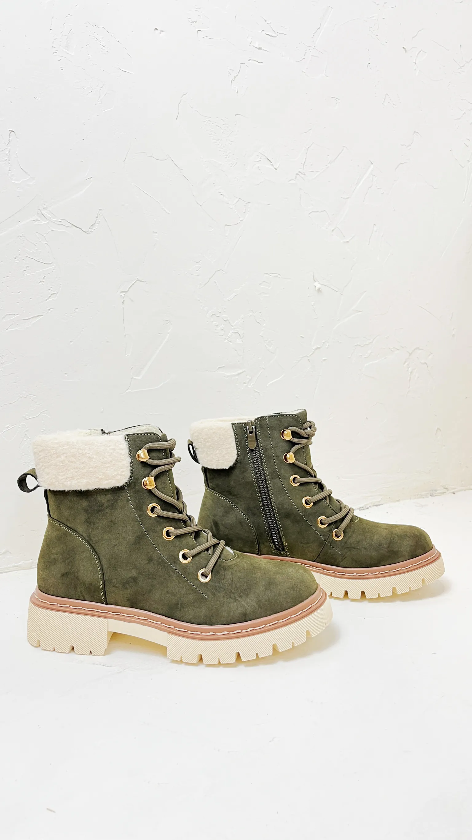 BOTAS PARA LA NIEVE VERDE MILITAR