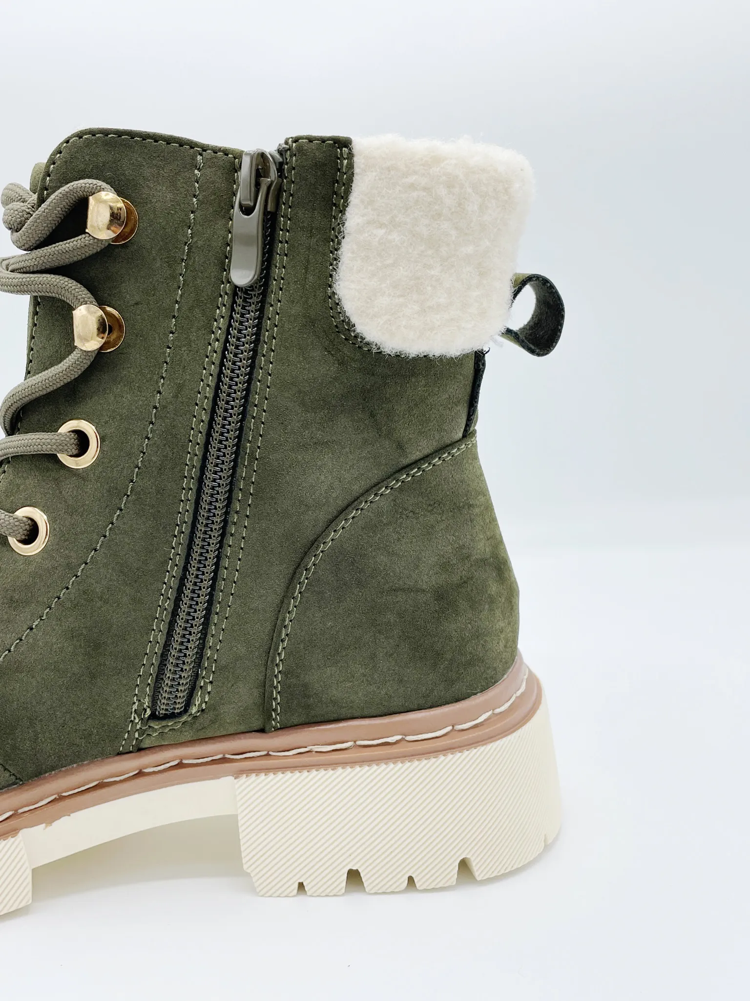 BOTAS PARA LA NIEVE VERDE MILITAR
