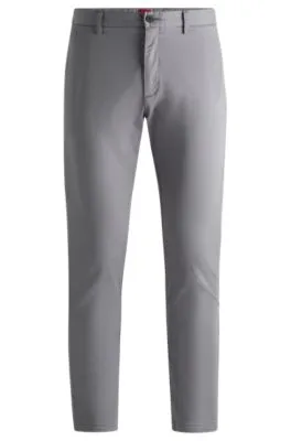Chinos slim fit en tejido de gabardina de algodón elástico