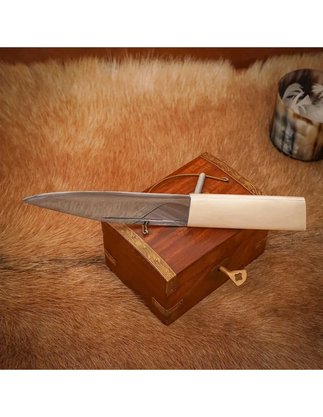 Cuchillo vikingo acero con mango hueso (24,1 cm.)
