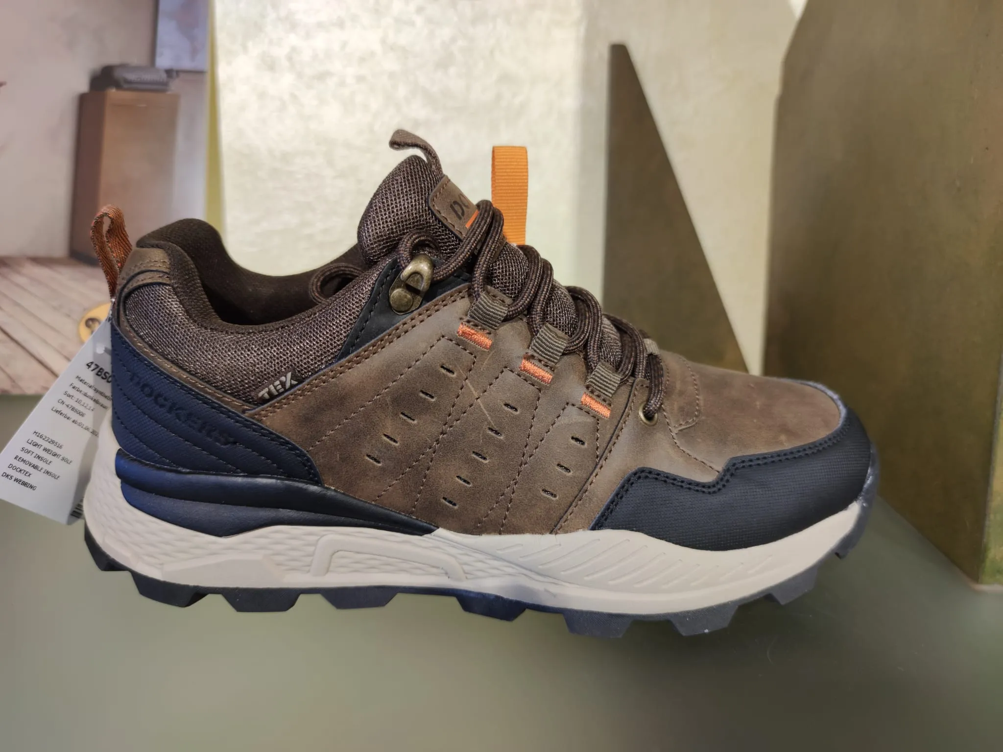Dockers 47BS008, Zapatillas treking montaña Hombre, Golden Tan