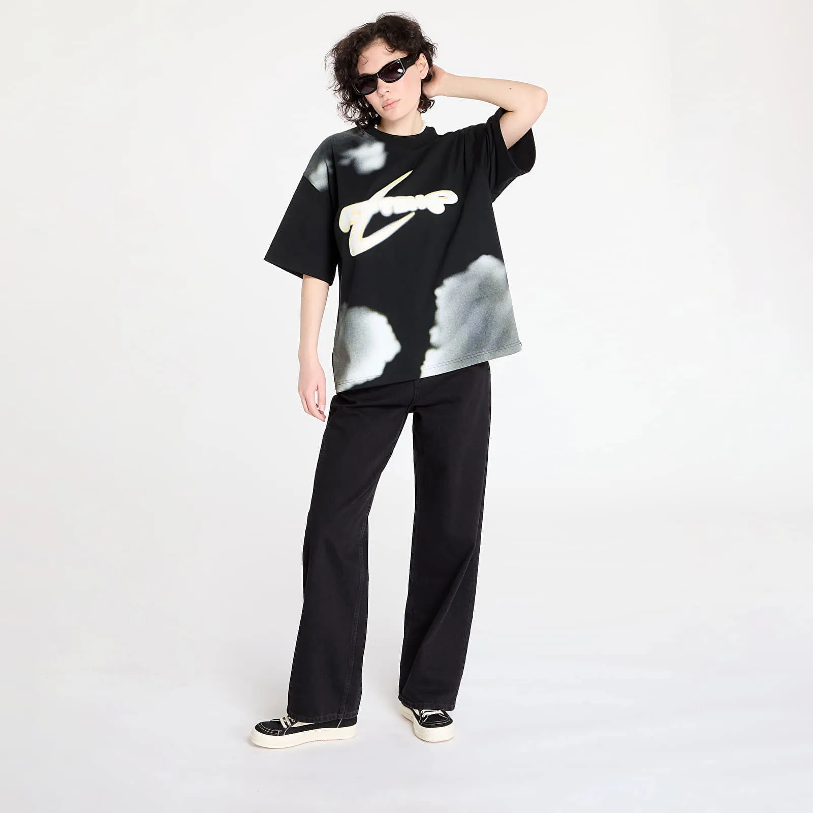 FOOTSHOP WALKING ART BY FTSHP CLOUDS GRAPHIC TSHIRT