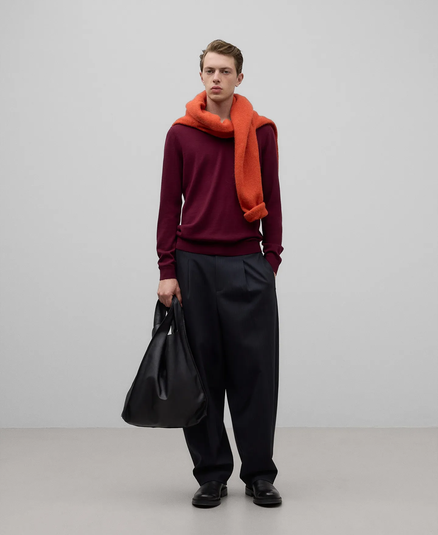 MERINO WOOL VNECK SWEATER MAN