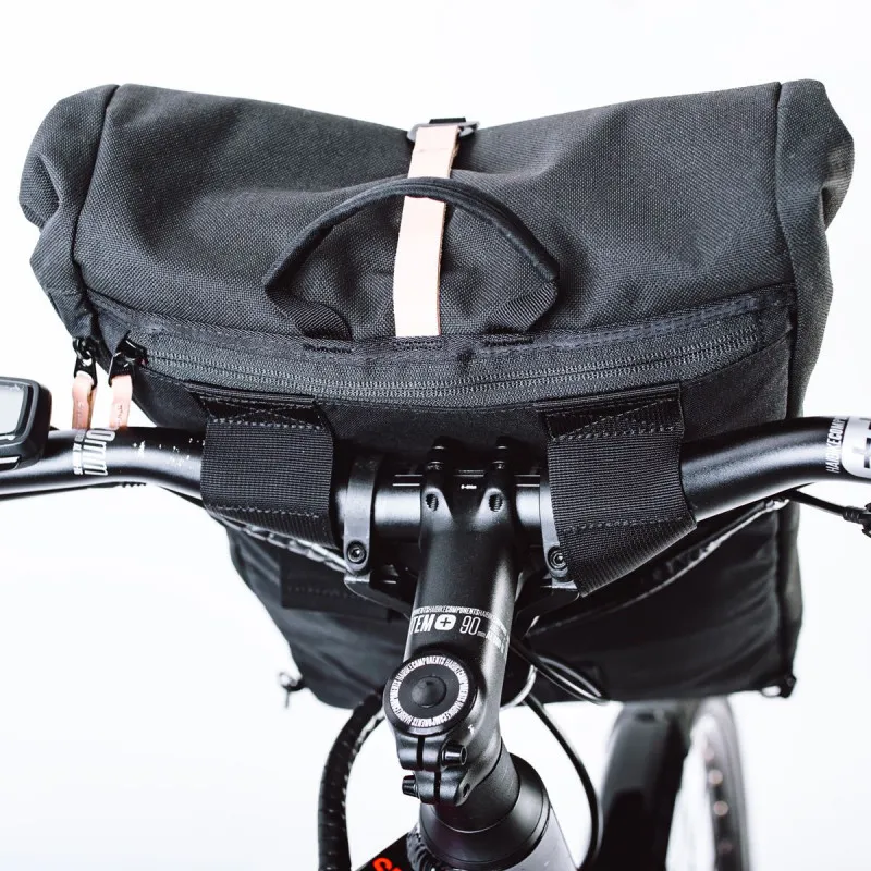 Mochila MEROMERO Mini Squamish (Piel azul marino/crema)