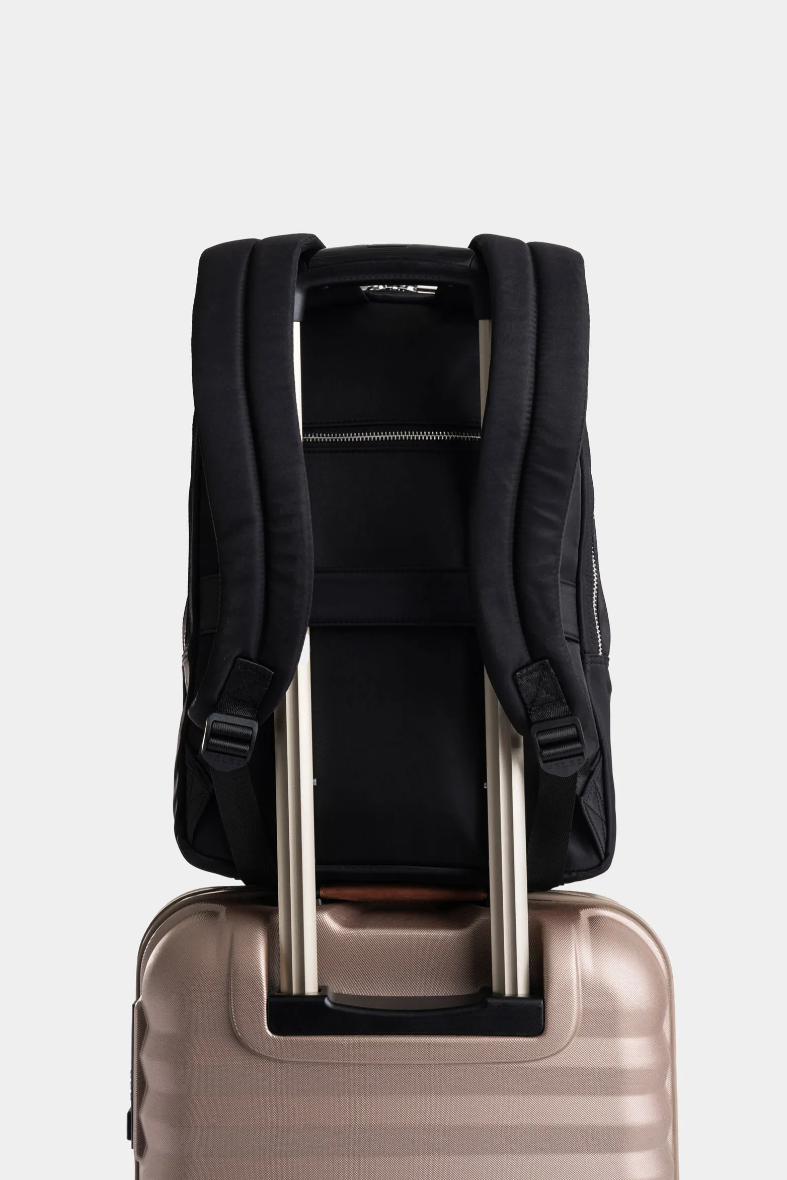 Morral Púrpura 2.0 de lona y cuero para mujer multifuncional