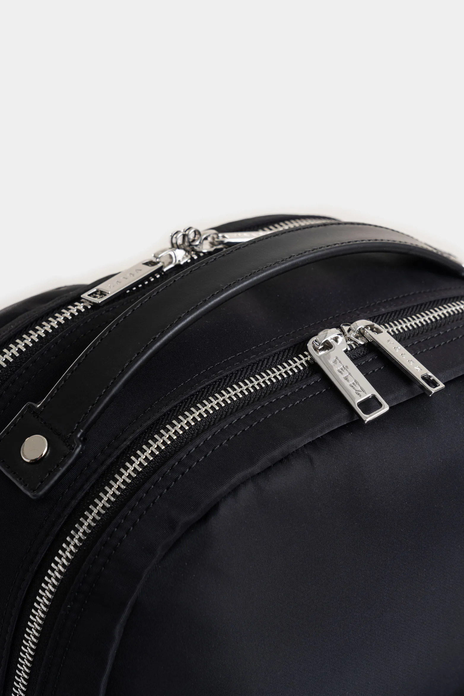 Morral Púrpura 2.0 de lona y cuero para mujer multifuncional