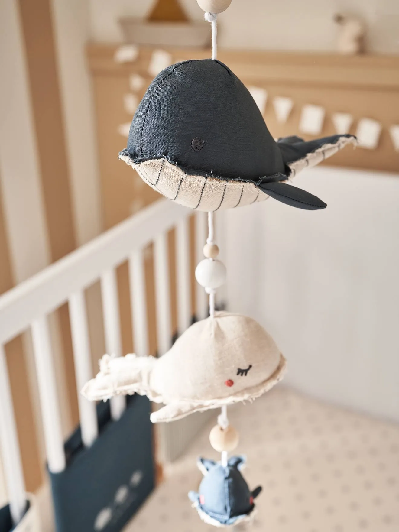 Móvil musical ballenas NAVY SEA