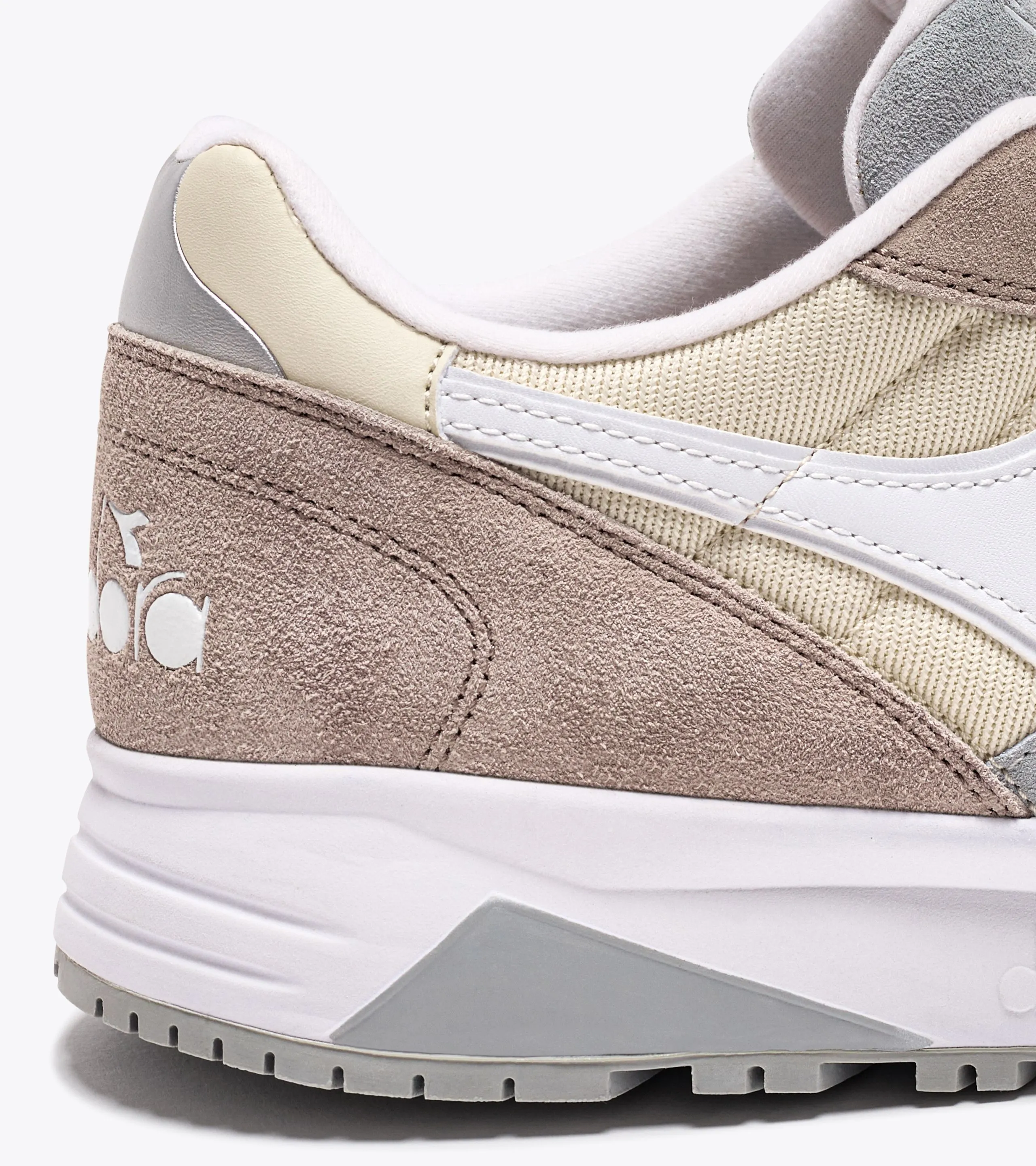 N902 ZAPATILLA DEPORTIVA  GENDER NEUTRAL