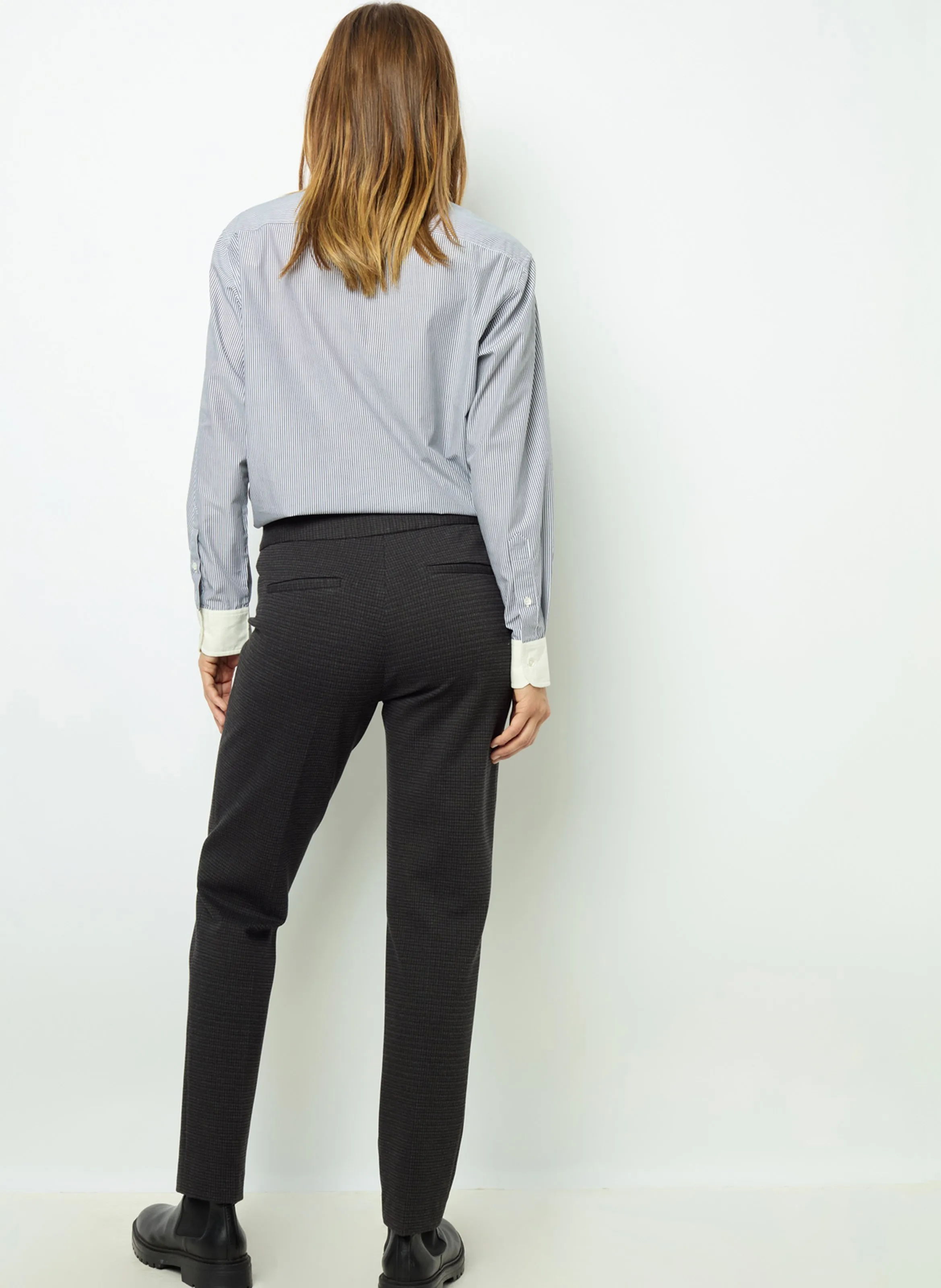 NOLA  PANTALóN RECTO CON ESTAMPADO EN GRIS