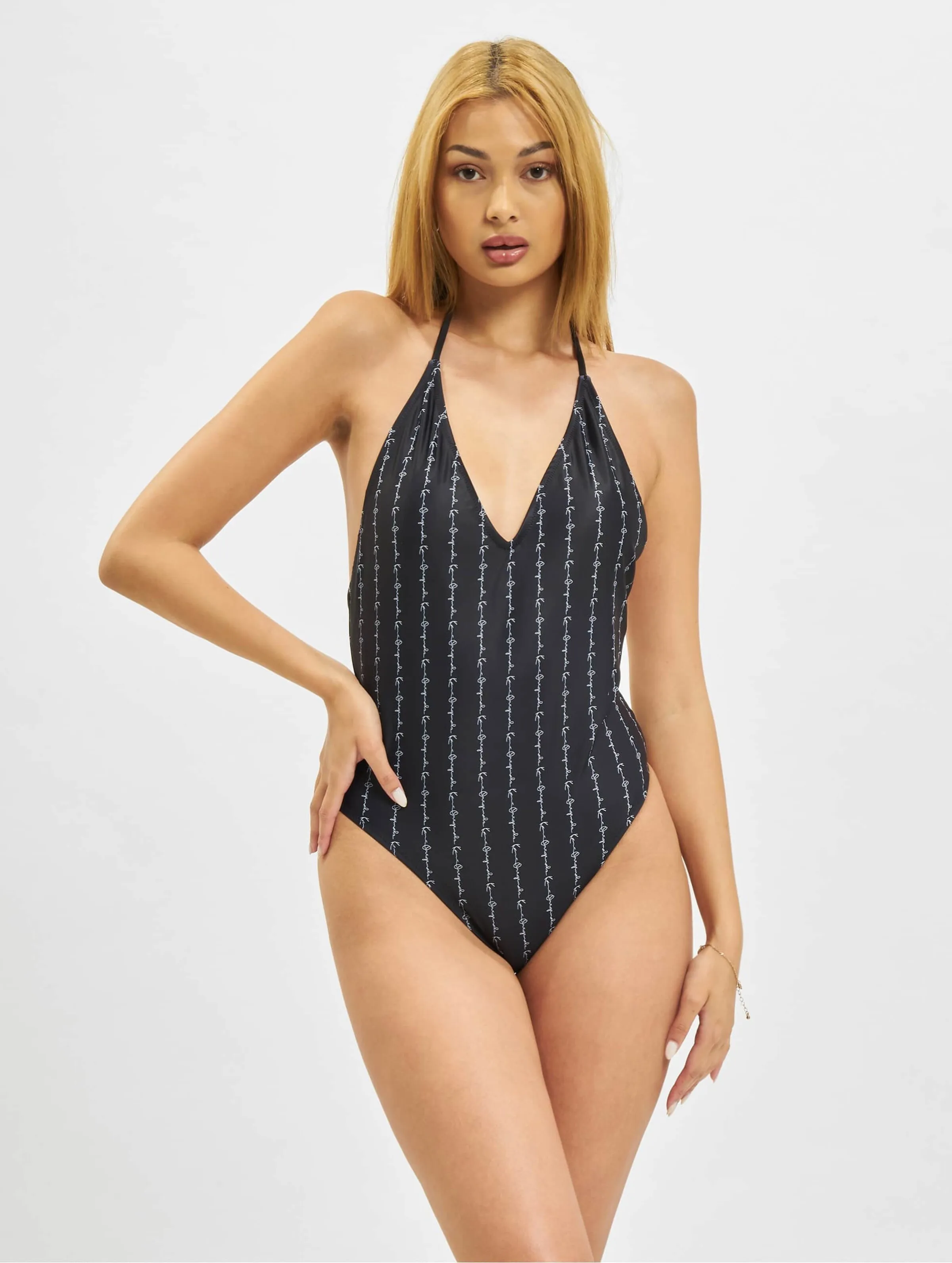 Originals Deep Neck 