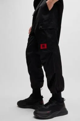 Pantalones cargo HUGO x RB regular fit con motivo de toro de la marca