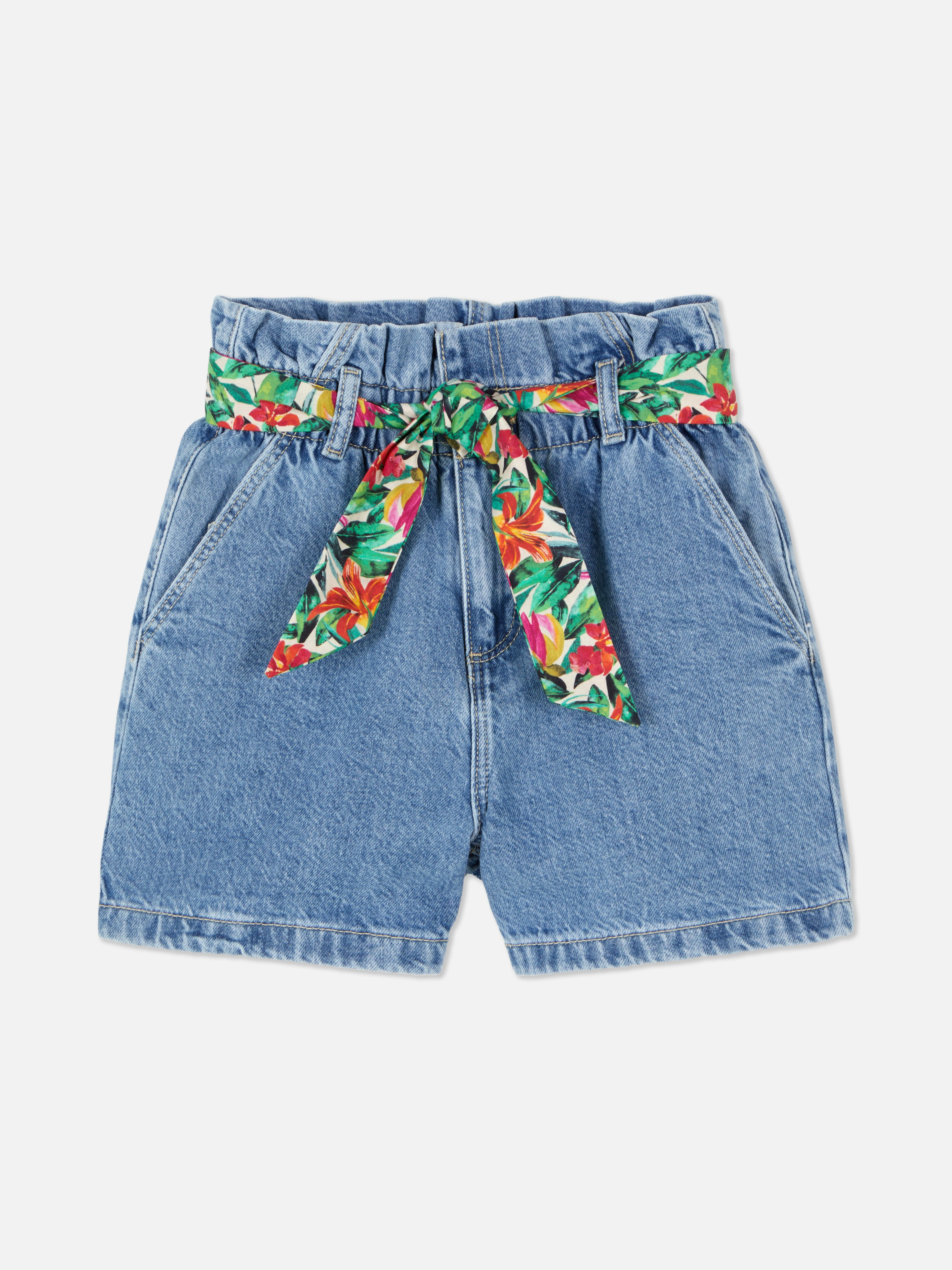 Pantalones cortos vaqueros tropicales con cinturón