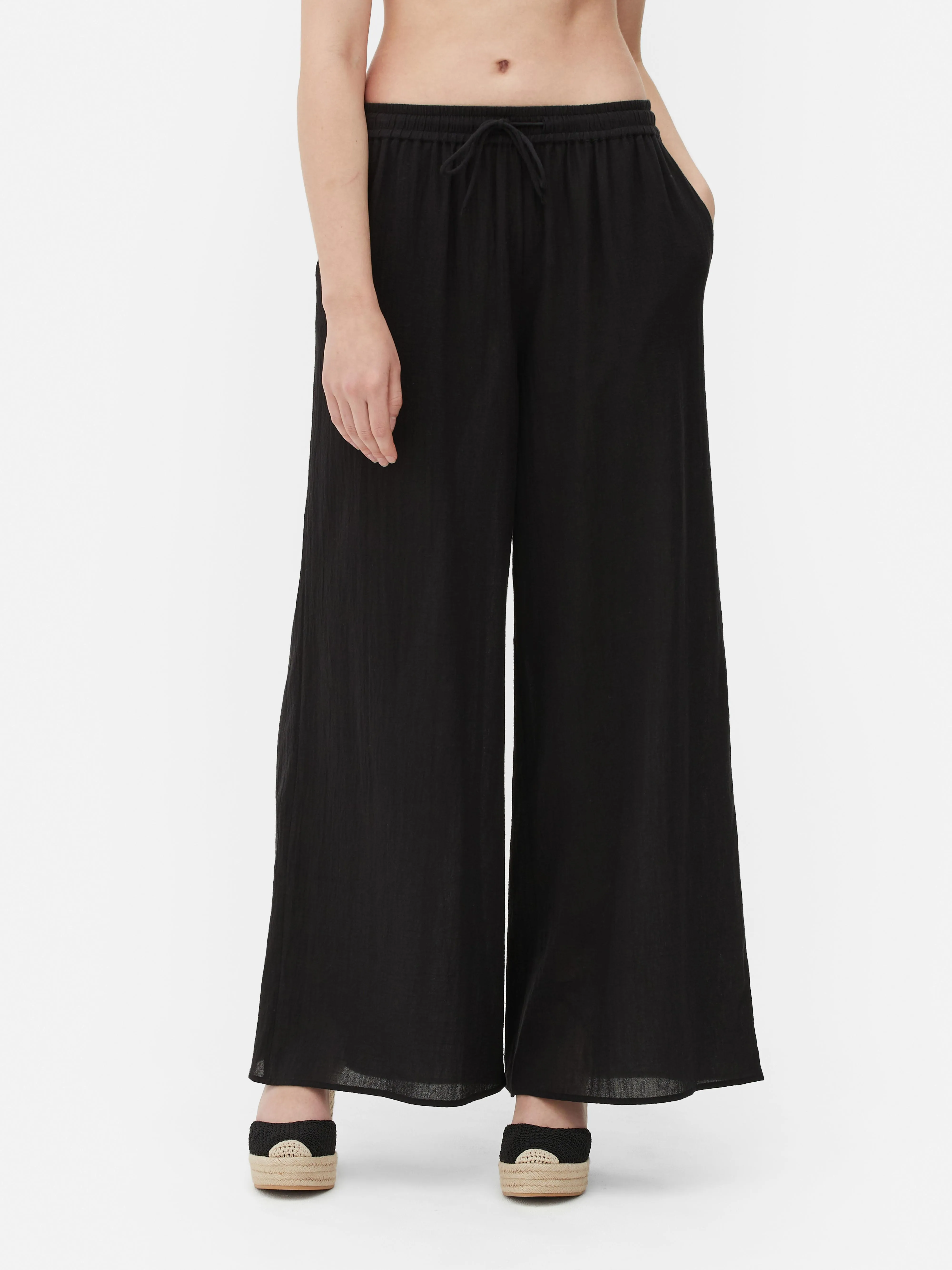 Pantalones playeros de pernera ancha