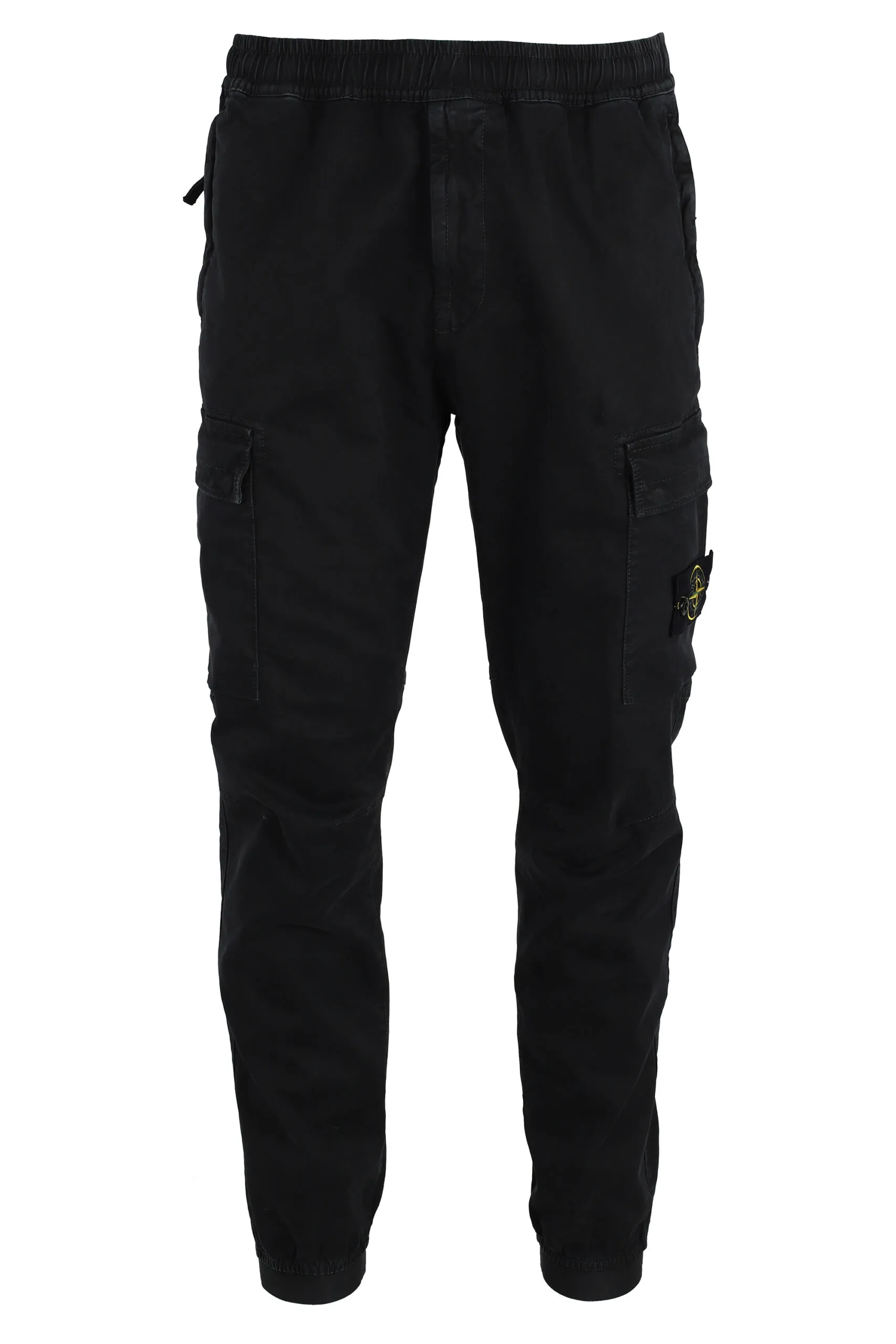 Pantalón negro estilo cargo con parche lateral