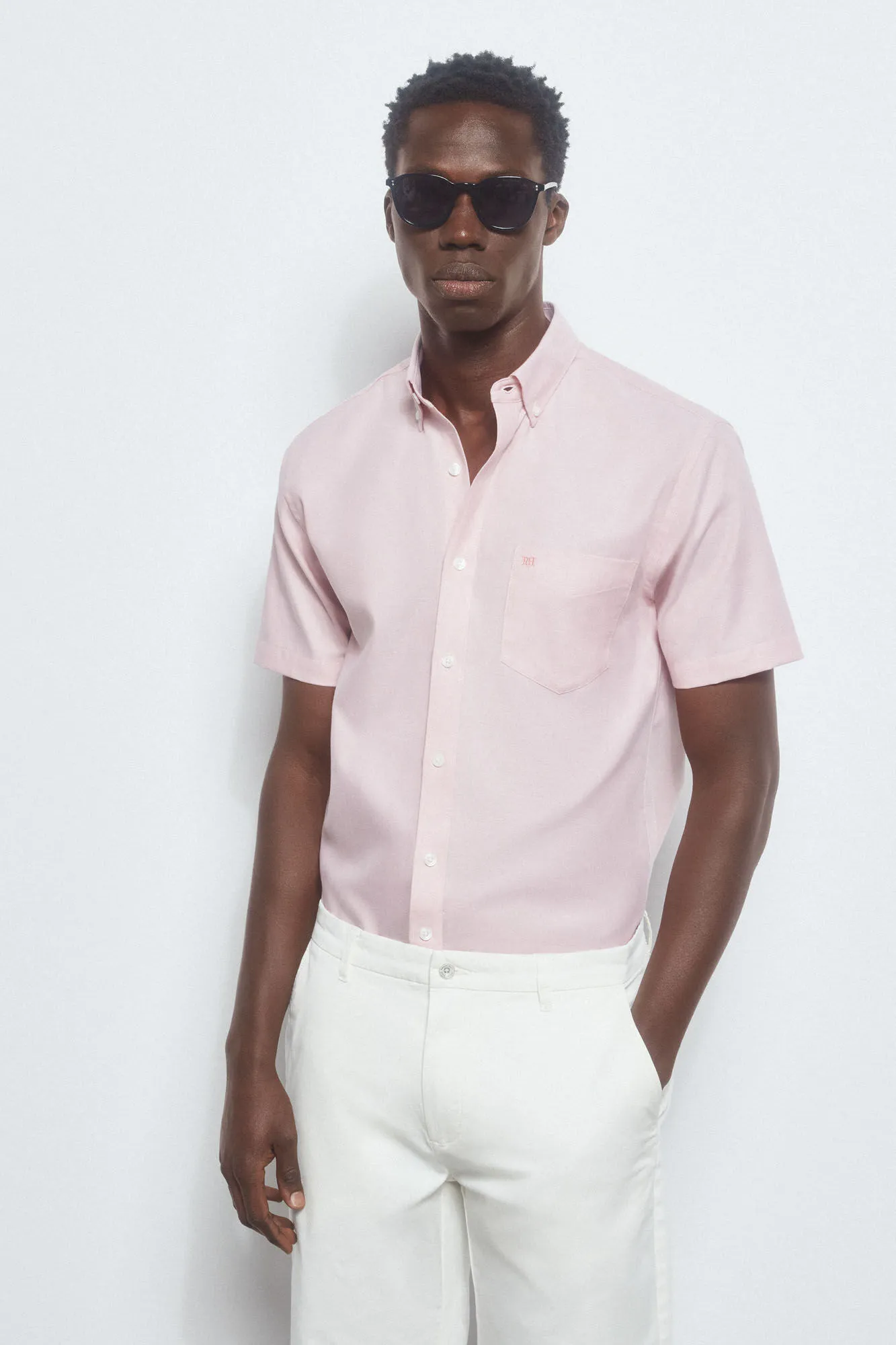 PLAIN SHORTSLEEVED NONIRON SHIRT