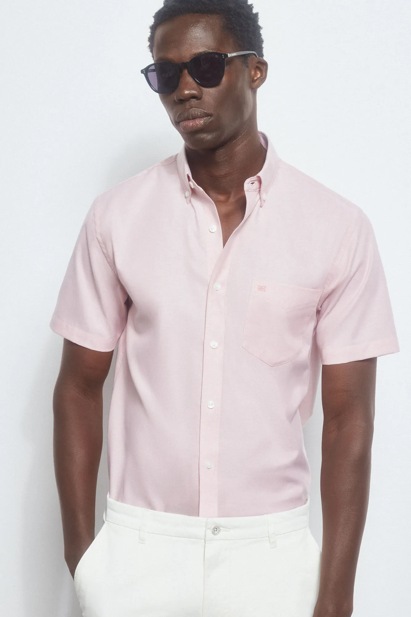 PLAIN SHORTSLEEVED NONIRON SHIRT