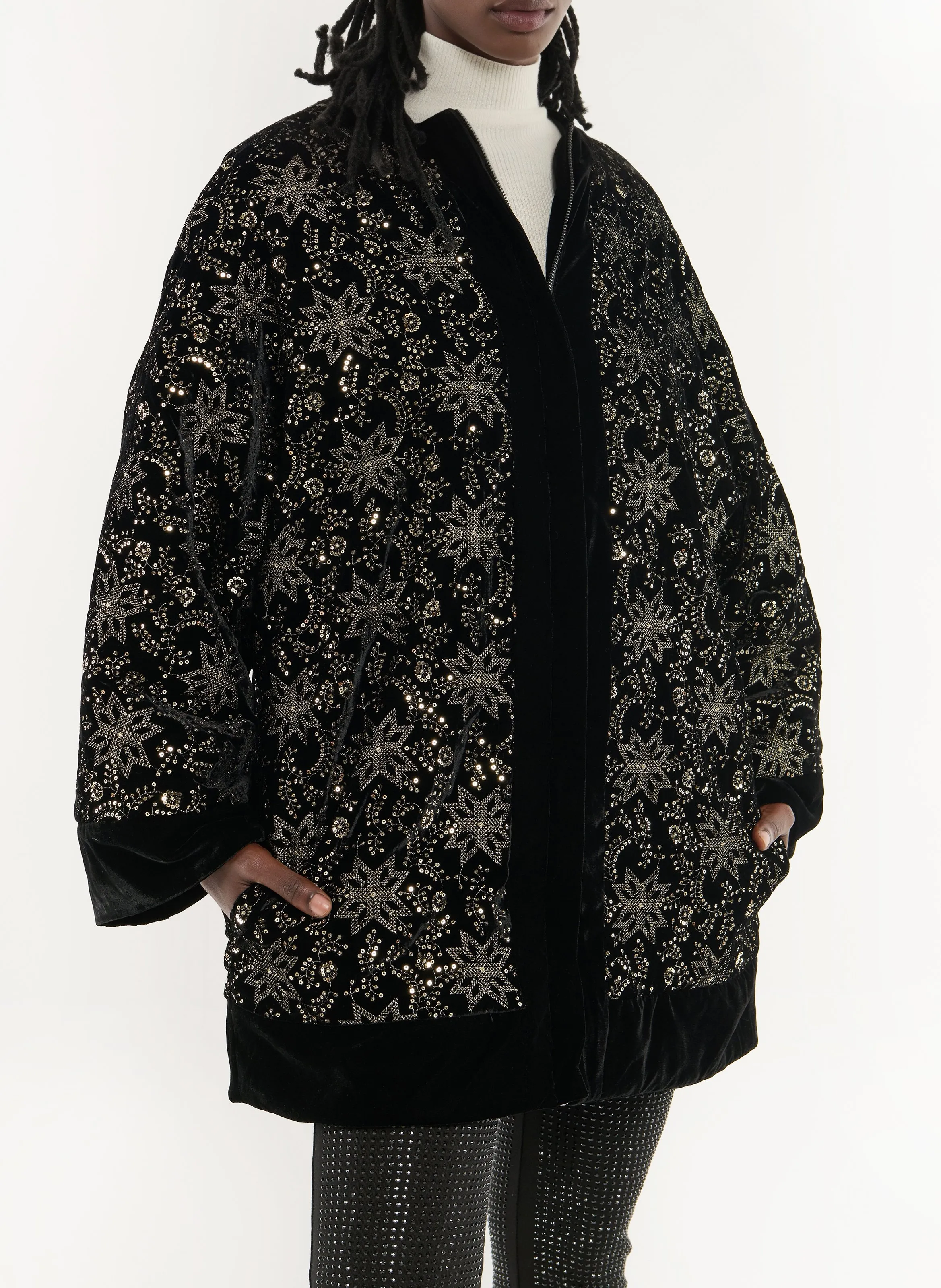 RAYON  CHAQUETA LARGA OVERSIZE BORDADA EN NEGRO