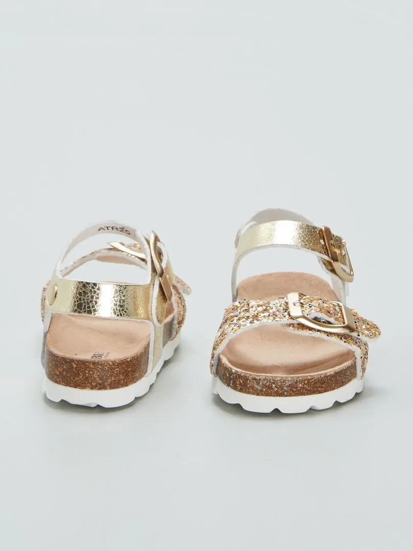 SANDALIAS CON TIRAS DORADAS  AMARILLO
