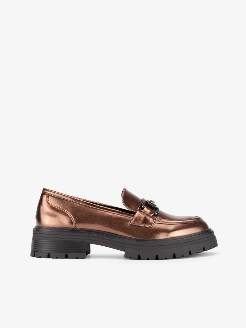 SAPATO LOAFER METALIZADO COM APLICAÇÃO EM SOLA CHUNKY