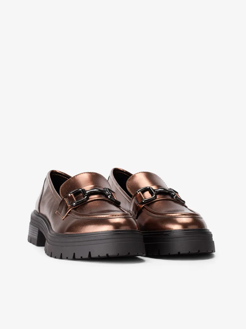 SAPATO LOAFER METALIZADO COM APLICAÇÃO EM SOLA CHUNKY