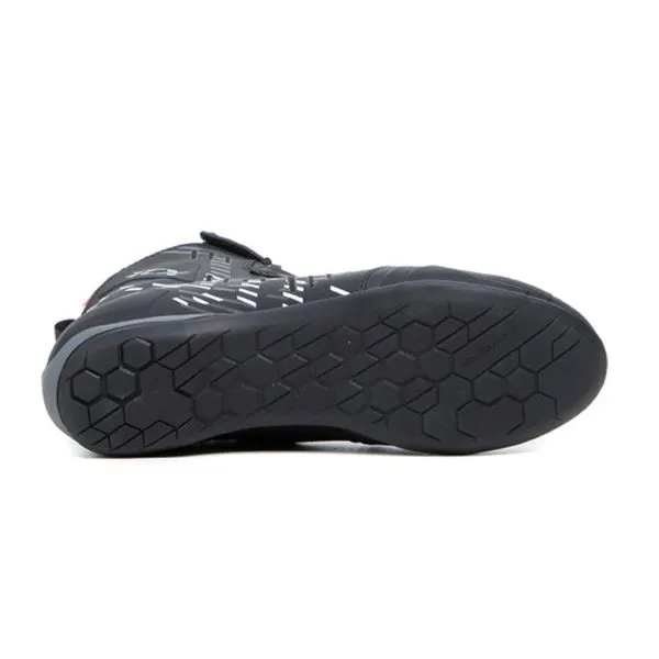 TCX R04D WP Black White 