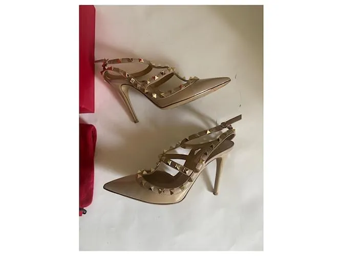 Valentino Garavani Tacones Beige 