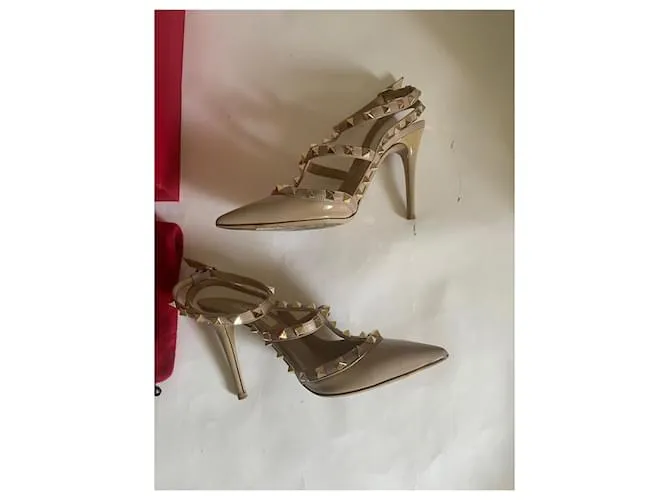 Valentino Garavani Tacones Beige 