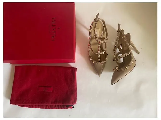 Valentino Garavani Tacones Beige 