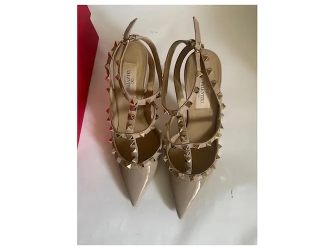 Valentino Garavani Tacones Beige 