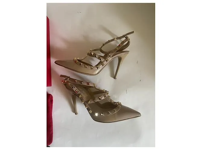 Valentino Garavani Tacones Beige 