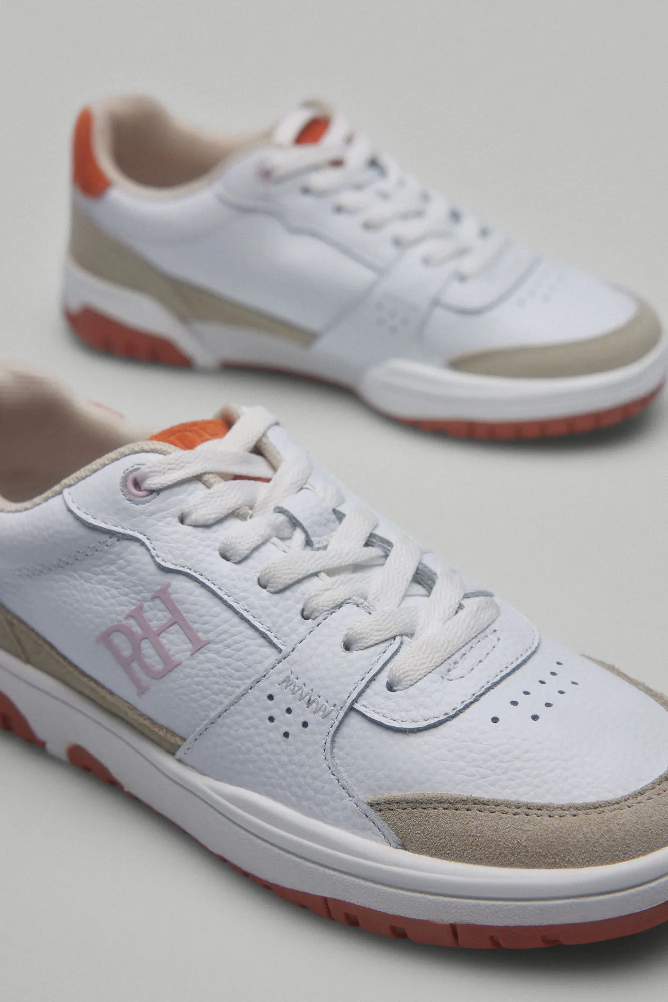Zapatilla urban logo