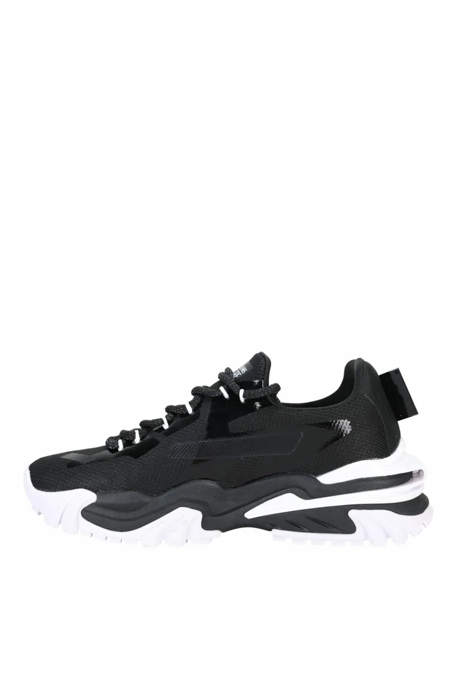 Zapatillas negras mix con minilogo blanco y suela blanca