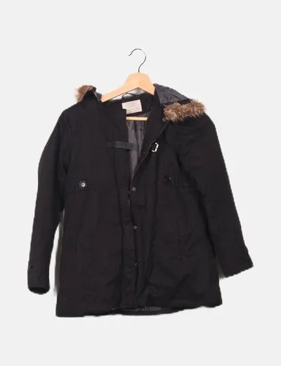 Zara Abrigo negro detalle capucha